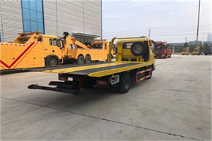 运河非事故拖车